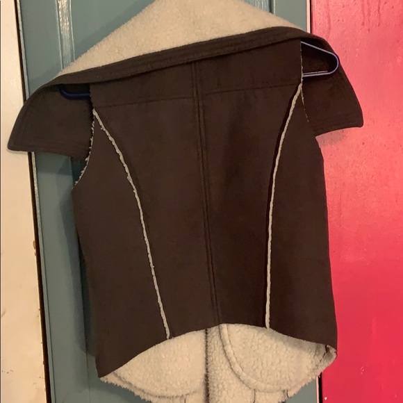 Vest - Picture 2 of 2